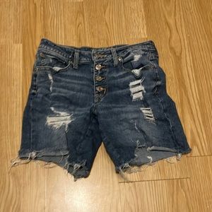 Maurice’s mid-rise ripped mid thigh shorts